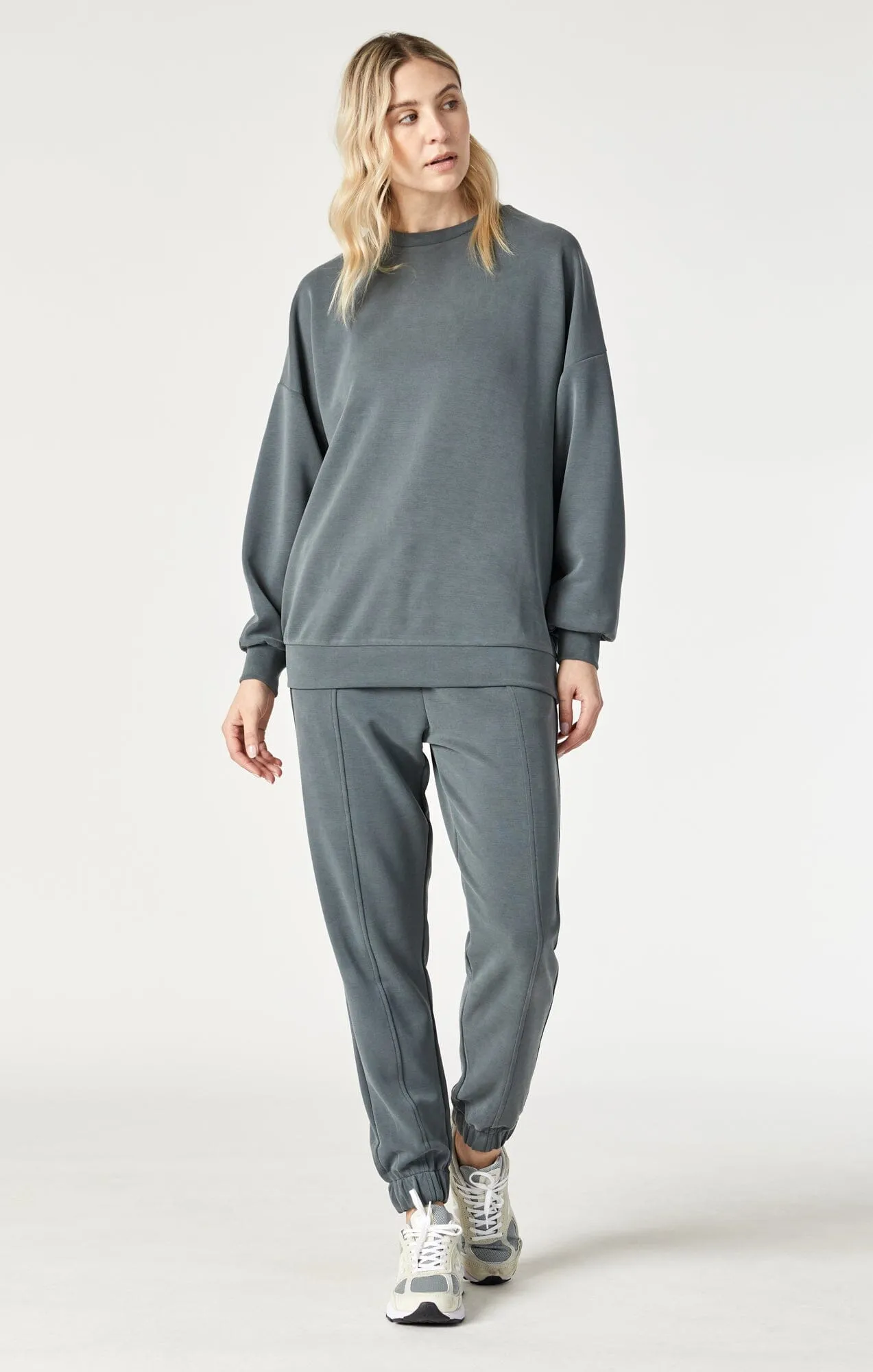 LUXE TOUCH OVERSIZED SWEATSHIRT IN URBAN CHIC